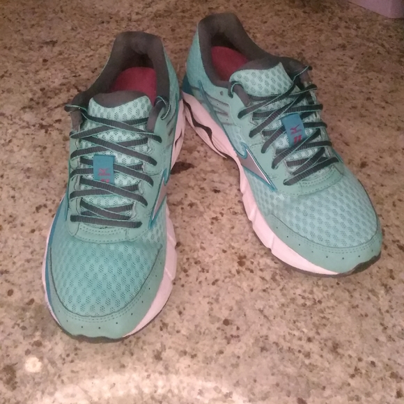 mizuno wave inspire 11 grey